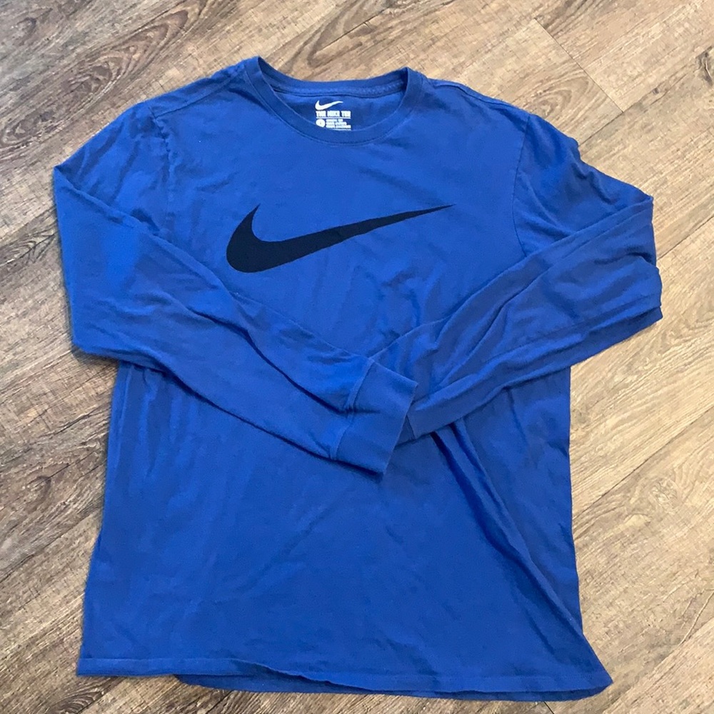 Men’s Nike shirt